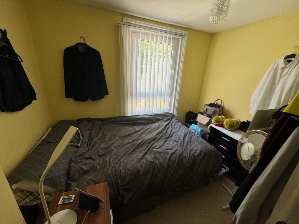 Lot: 61 - FOUR-BEDROOM TERRACE HOUSE - Bedroom 2